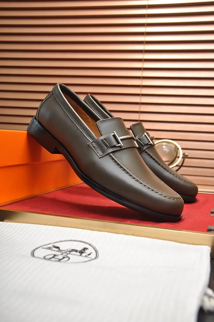 Men's shoes💰460💶[HERMES] (sheepskin lining)🍀Italian top luxury🍀He does not pursue novel styles and gorgeous colors, but attracts the favor of successful men with his flawless, elegant and classic style. Formal leather shoes This very comfortable, simple and stable style allows you to easily match any style! The pattern is absolutely 1:1 refined from the original case, and we strive for excellence in materials, imported cowhide + sheepskin lining💪💪💪extraordinary texture👍! .Black Brown Size: 38-45 (45 customized)